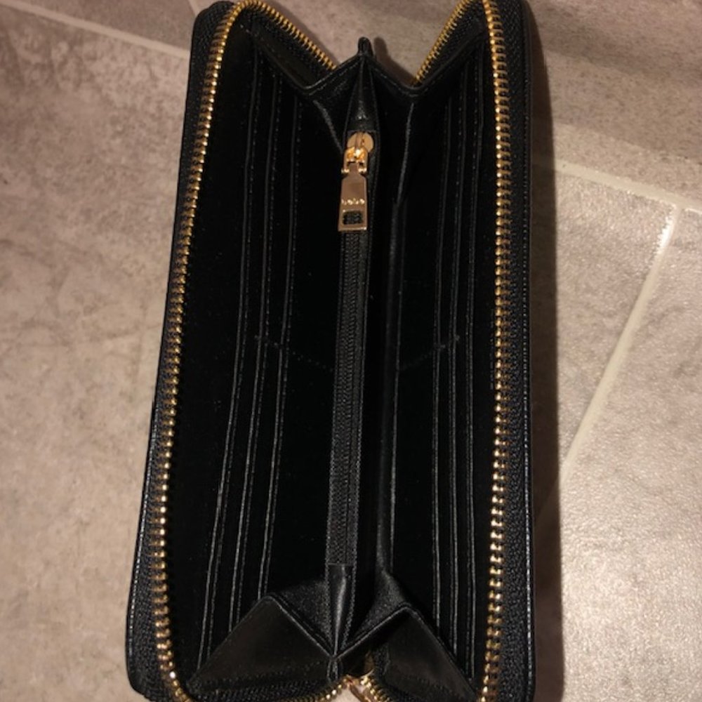 EUC bebe Zip Around Wallet - Picture 9 of 10